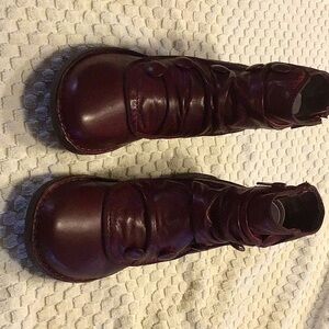 MIZ MOOZ Bordeaux side zipper boot.NWT